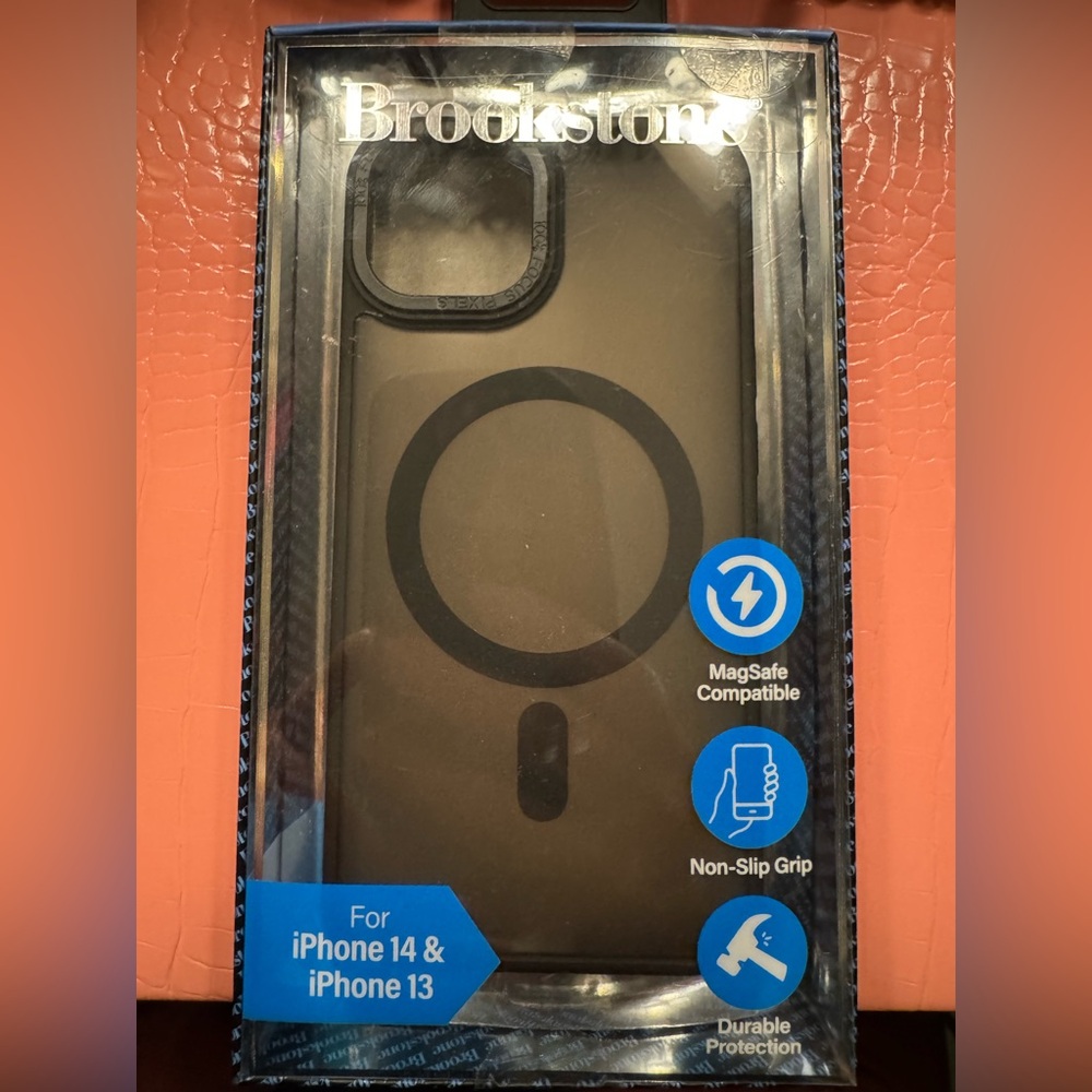 Brookstone Black iPhone 14 & 13 MagSafe Case